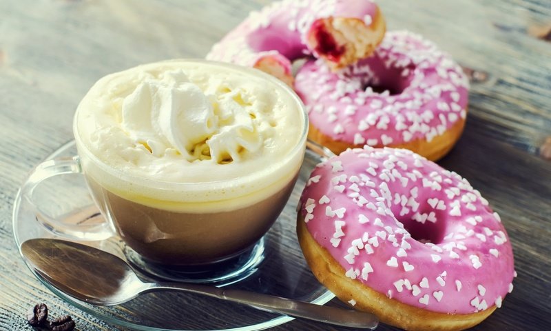 Обои кофе, чашка, сладкое, пончики, выпечка, десерт, глазурь, coffee, cup, sweet, donuts, cakes, dessert, glaze разрешение 1920x1200 Загрузить