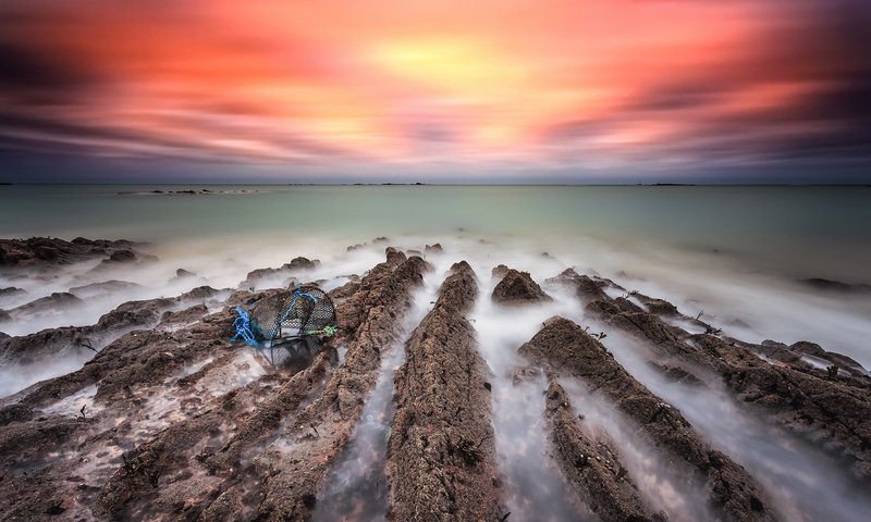 Обои берег, закат, море, франция, бретань, ludovic lagadec, lanruen beach, shore, sunset, sea, france, brittany разрешение 2560x1440 Загрузить