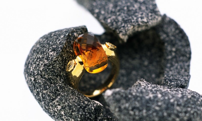 Обои кольцо, белый фон, кварц, чехол, ring, white background, quartz, case разрешение 1920x1080 Загрузить