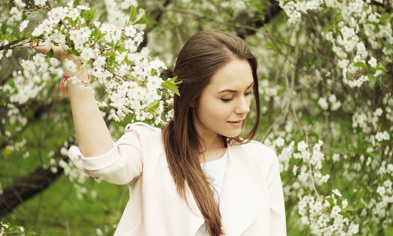 Обои цветение, девушка, портрет, модель, волосы, лицо, настя, flowering, girl, portrait, model, hair, face, nastya разрешение 2000x1333 Загрузить