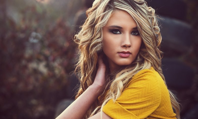 Обои девушка, блондинка, взгляд, волосы, лицо, рубашка, lauren, girl, blonde, look, hair, face, shirt разрешение 2048x1365 Загрузить