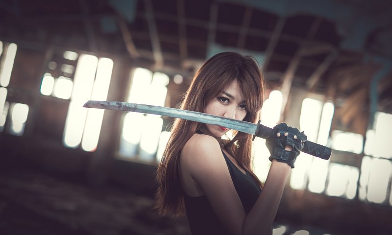 Обои девушка, меч, взгляд, модель, волосы, лицо, азиатка, girl, sword, look, model, hair, face, asian разрешение 5760x3840 Загрузить