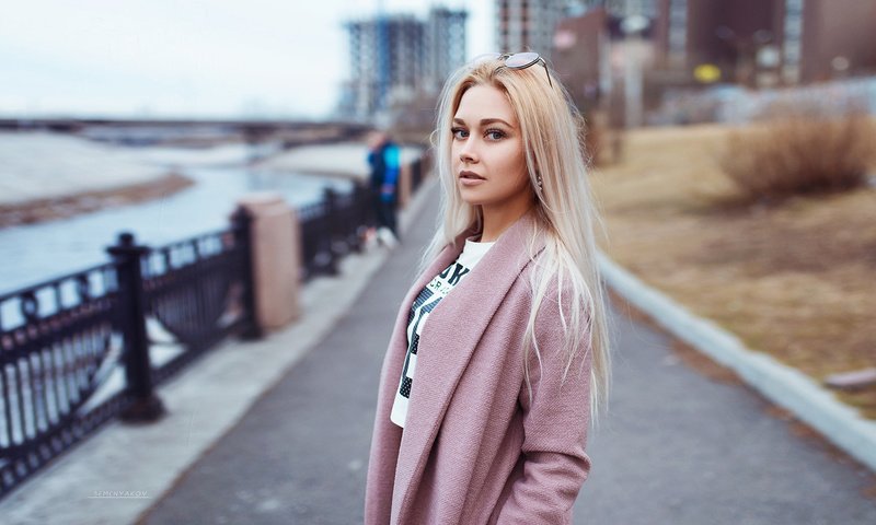 Обои девушка, блондинка, взгляд, очки, улица, модель, волосы, лицо, girl, blonde, look, glasses, street, model, hair, face разрешение 1920x1080 Загрузить