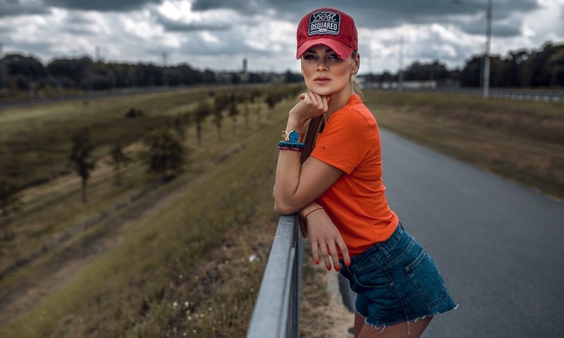 Обои дорога, девушка, поза, кепка, шорты, алина, road, girl, pose, cap, shorts, alina разрешение 2048x1152 Загрузить