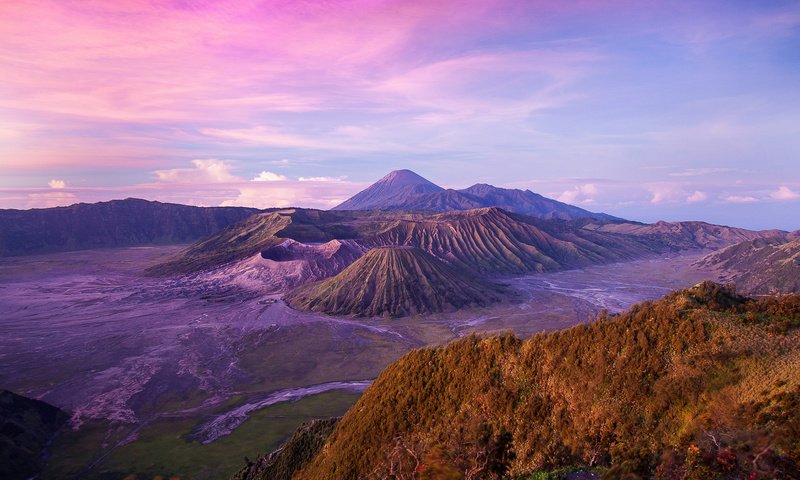 Обои горы, природа, пейзаж, вулкан, индонезия, ява, mountains, nature, landscape, the volcano, indonesia, java разрешение 2048x1365 Загрузить