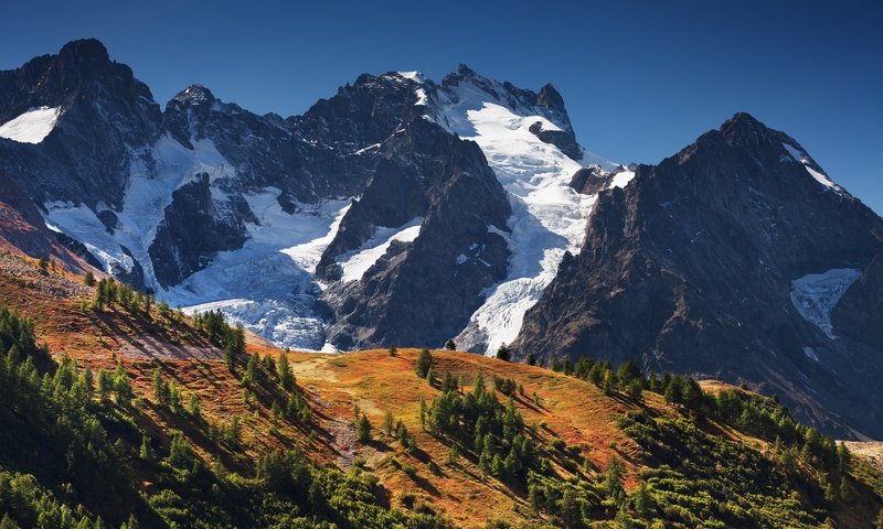 Обои небо, деревья, горы, природа, пейзаж, франция, альпы, sven mueller, la meije, the sky, trees, mountains, nature, landscape, france, alps разрешение 3840x2400 Загрузить