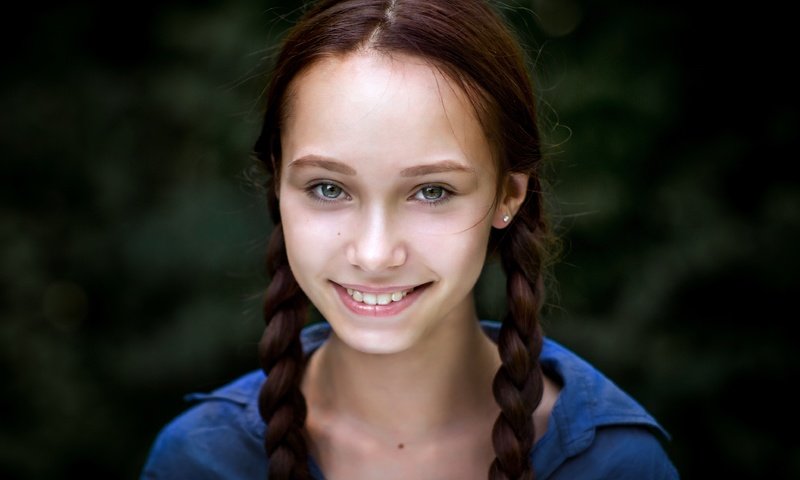 Обои улыбка, взгляд, девочка, волосы, лицо, косички, юля, smile, look, girl, hair, face, braids, julia разрешение 3872x2592 Загрузить