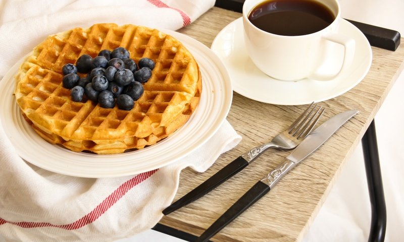 Обои кофе, чашка, черника, завтрак, вафли, венские вафли, coffee, cup, blueberries, breakfast, waffles, viennese waffles разрешение 3000x2000 Загрузить