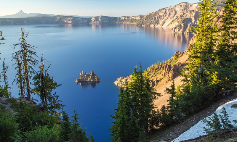 Обои деревья, озеро, скалы, остров, орегон, crater lake national park, кратерное озеро, trees, lake, rocks, island, oregon, crater lake разрешение 3840x2400 Загрузить