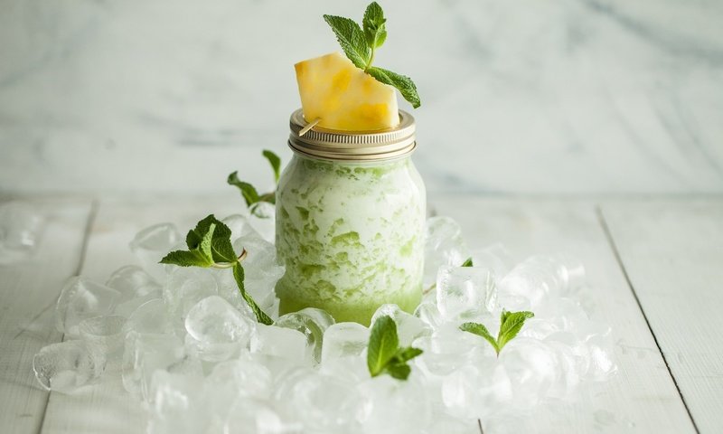 Обои мята, смузи, напиток, еда, фрукты, лёд, банка, вкусно, ананас, mint, smoothies, drink, food, fruit, ice, bank, delicious, pineapple разрешение 2048x1343 Загрузить