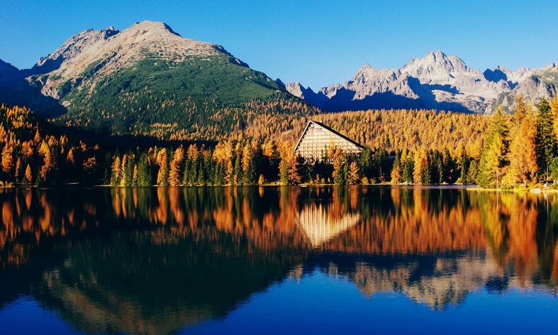 Обои озеро, горы, природа, лес, отражение, пейзаж, осень, aleksandra boguslawska, lake, mountains, nature, forest, reflection, landscape, autumn разрешение 2880x1800 Загрузить