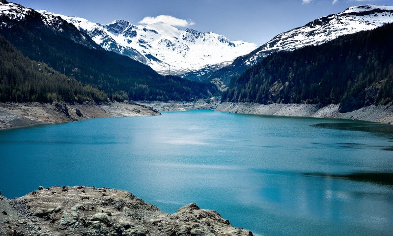 Обои озеро, горы, снег, камни, зима, швейцария, лай-да-марморера, lake, mountains, snow, stones, winter, switzerland, barking, yes, marmorera разрешение 5120x2880 Загрузить