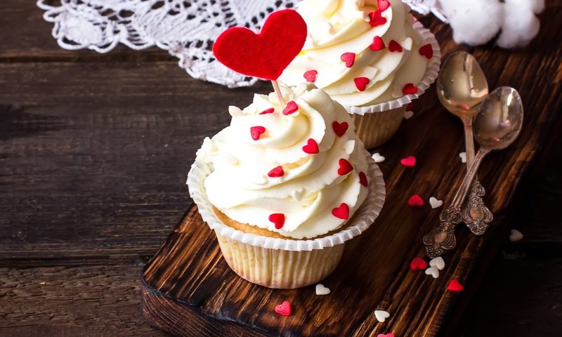 Обои сердечки, сладкое, десерт, пирожное, кексики, крем, hearts, sweet, dessert, cake, cupcakes, cream разрешение 2100x1372 Загрузить