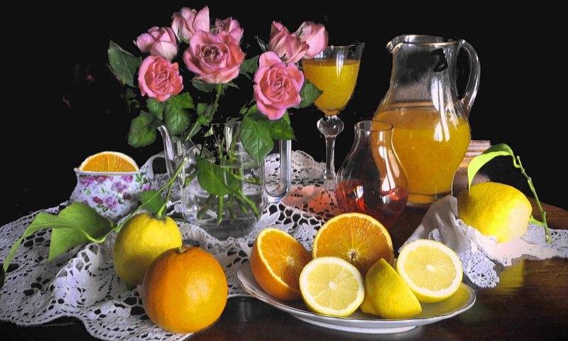 Обои лимоны, цветы, цитрусы, розы, сок, фрукты, апельсины, черный фон, салфетка, кувшин, натюрморт, lemons, flowers, citrus, roses, juice, fruit, oranges, black background, napkin, pitcher, still life разрешение 1920x1200 Загрузить