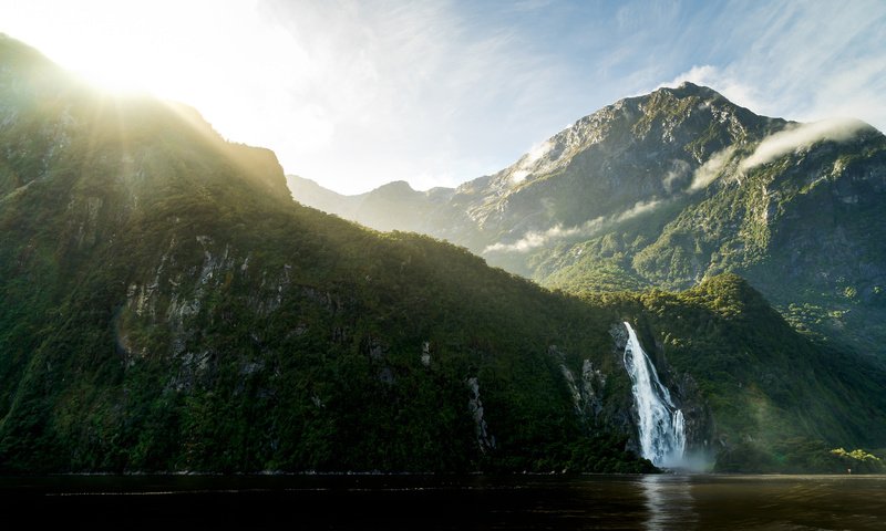 Обои горы, природа, водопад, новая зеландия, южный остров, милфорд-саунд, simon thomas, mountains, nature, waterfall, new zealand, south island, milford sound разрешение 1920x1200 Загрузить