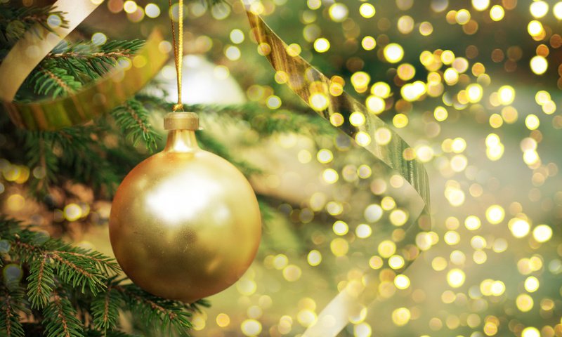 Обои новый год, елка, блики, шар, рождество, new year, tree, glare, ball, christmas разрешение 2880x1800 Загрузить