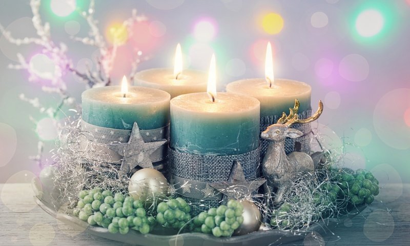 Обои свечи, новый год, украшения, звезды, шарики, олени, рождество, декор, candles, new year, decoration, stars, balls, deer, christmas, decor разрешение 2880x1800 Загрузить