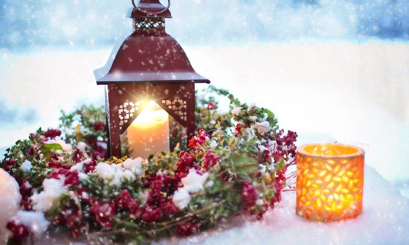 Обои снег, новый год, украшения, фонарь, свеча, рождество, венок, snow, new year, decoration, lantern, candle, christmas, wreath разрешение 3840x2400 Загрузить