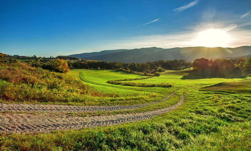 Обои небо, дорога, горы, природа, пейзаж, поля, the sky, road, mountains, nature, landscape, field разрешение 1920x1200 Загрузить