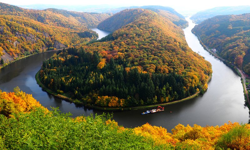 Обои река, природа, лес, осень, германия, саар, сааршляйфе, river, nature, forest, autumn, germany, saar разрешение 1920x1200 Загрузить
