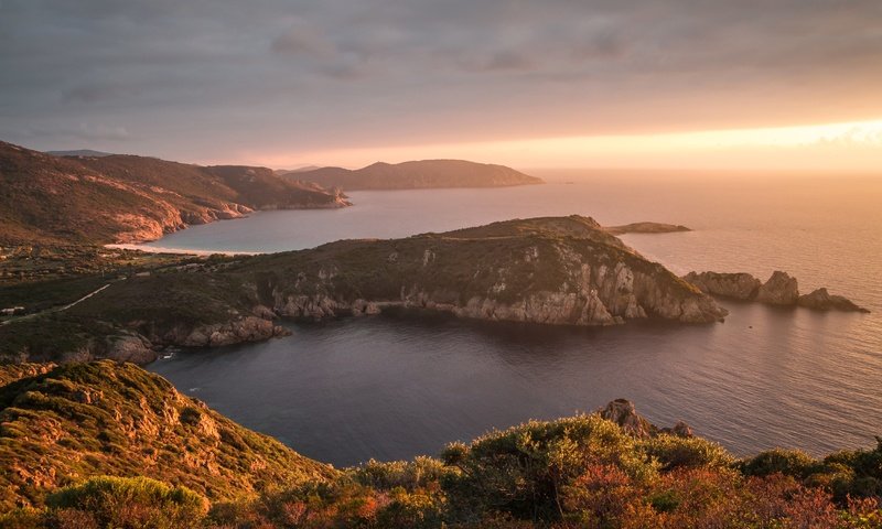 Обои скалы, закат, море, побережье, франция, корсика, rocks, sunset, sea, coast, france, corsica разрешение 4500x3000 Загрузить