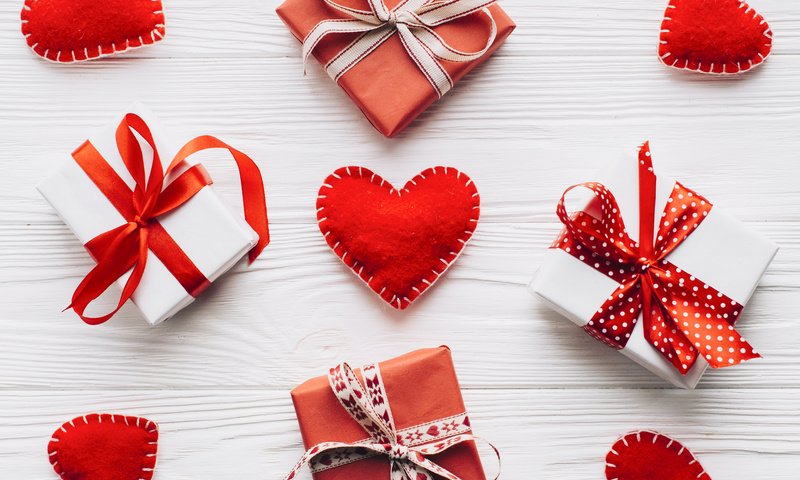 Обои подарки, праздник, сердечки, день святого валентина, декор, gifts, holiday, hearts, valentine's day, decor разрешение 4060x4060 Загрузить