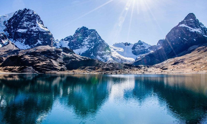 Обои озеро, горы, природа, отражение, солнечный свет, nevado sajama, lake, mountains, nature, reflection, sunlight разрешение 3000x2000 Загрузить