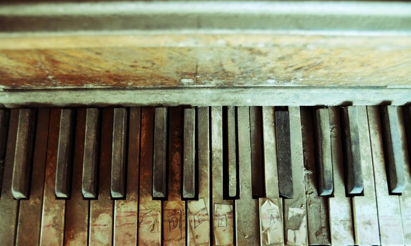 Обои пыль, пианино, клавиши, музыкальный инструмент, dust, piano, keys, musical instrument разрешение 2560x1600 Загрузить