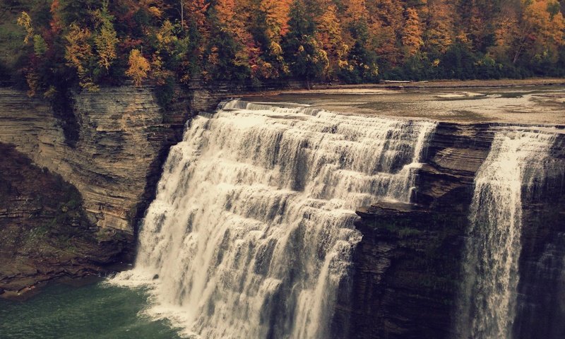 Обои деревья, вода, скалы, водопад, осень, обрыв, каскад, trees, water, rocks, waterfall, autumn, open, cascade разрешение 3264x2448 Загрузить