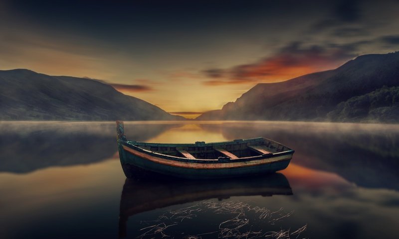 Обои озеро, горы, природа, закат, лодка, lake, mountains, nature, sunset, boat разрешение 2560x1565 Загрузить