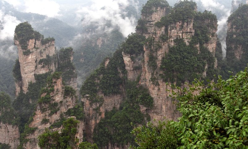 Обои горы, скалы, природа, туман, китай, zhangjiajie national forest park, zhangjiajie national park, чжанцзяцзе, mountains, rocks, nature, fog, china, zhangjiajie разрешение 3840x2560 Загрузить