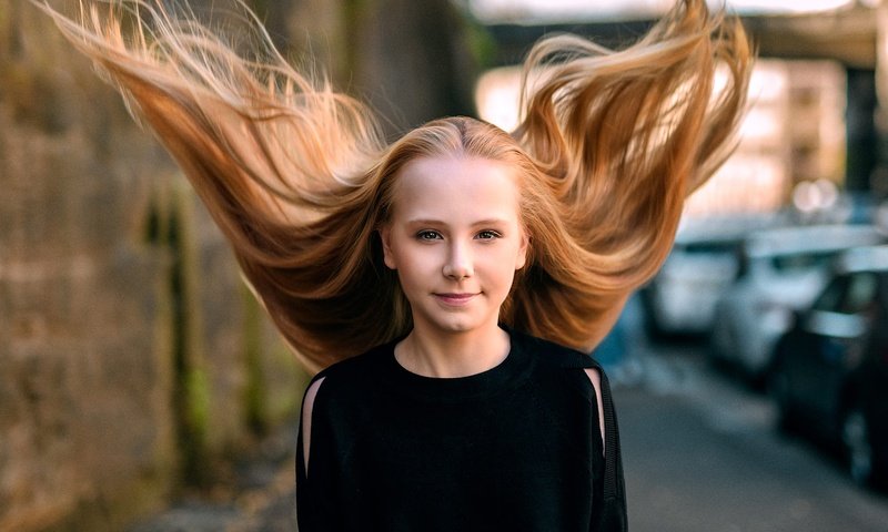 Обои улыбка, взгляд, девочка, волосы, лицо, ветер, zubair aslam, smile, look, girl, hair, face, the wind разрешение 2000x1718 Загрузить