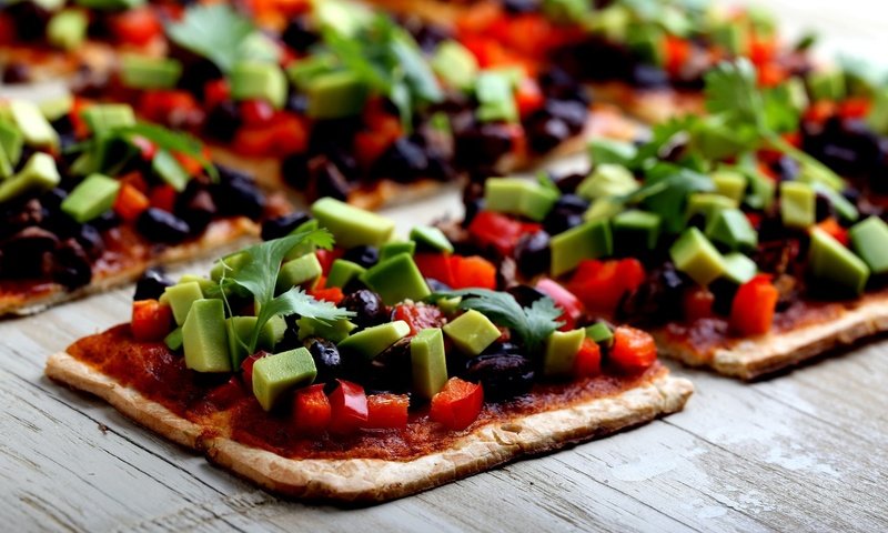 Обои овощи, дерева, пицца, начинка, маслины, vegetables, wood, pizza, filling, olives разрешение 2048x1339 Загрузить