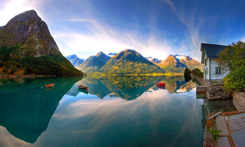 Обои озеро, горы, лодки, lake, mountains, boats разрешение 3102x1957 Загрузить