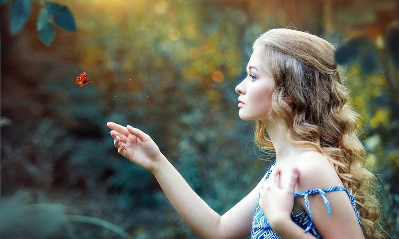 Обои природа, девушка, платье, поза, лето, бабочка, локоны, русая, nature, girl, dress, pose, summer, butterfly, curls, rus разрешение 1920x1200 Загрузить