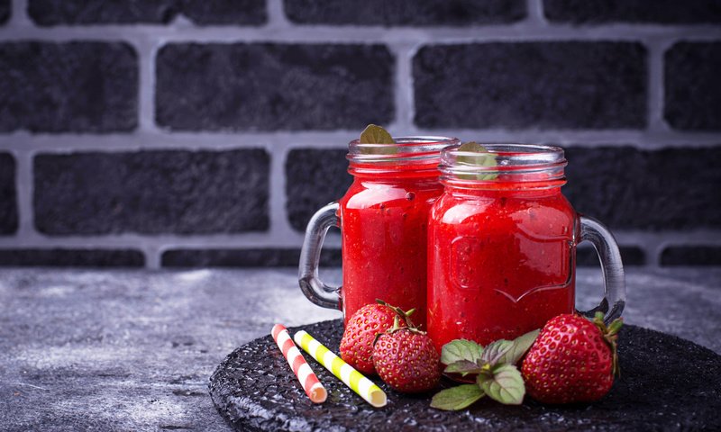 Обои клубника, кружки, смузи, strawberry, mugs, smoothies разрешение 2112x1188 Загрузить