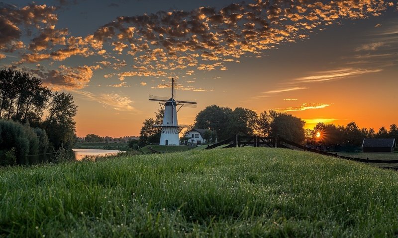 Обои облака, вечер, пейзаж, мельница, clouds, the evening, landscape, mill разрешение 1920x1250 Загрузить