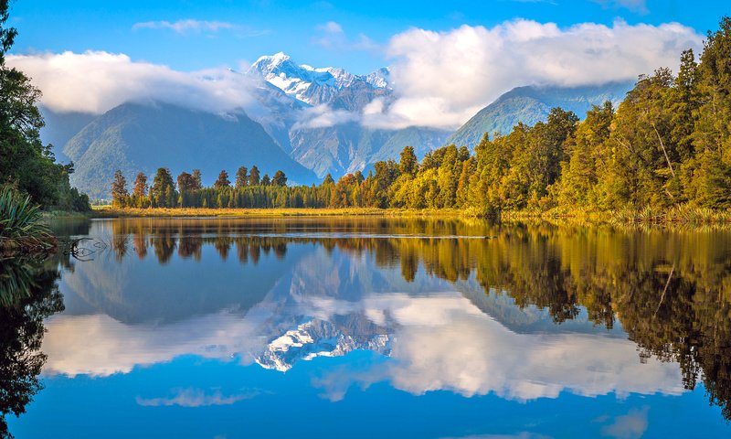 Обои облака, горы, лес, новая зеландия, озеро мэтсон, clouds, mountains, forest, new zealand, lake matheson разрешение 2048x1365 Загрузить