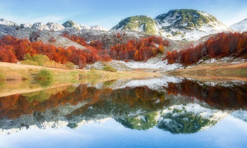 Обои деревья, озеро, горы, природа, лес, отражение, гора, босния, trees, lake, mountains, nature, forest, reflection, mountain, bosnia разрешение 2000x1334 Загрузить