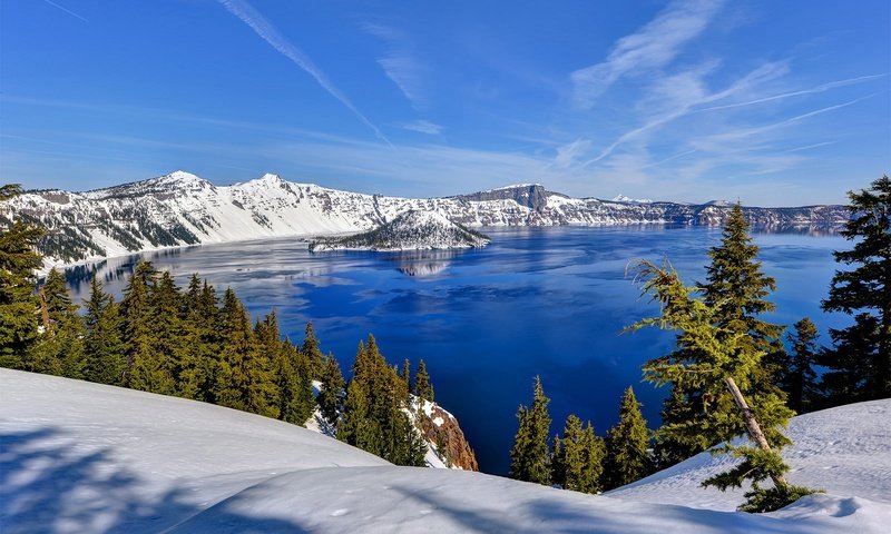 Обои озеро, горы, снег, природа, лес, зима, горное озеро, кратерное озеро, lake, mountains, snow, nature, forest, winter, mountain lake, crater lake разрешение 1920x1280 Загрузить