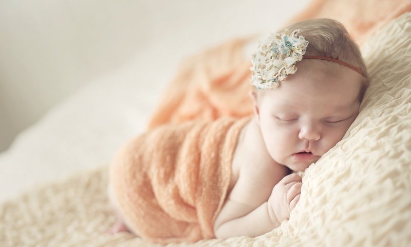 Обои сон, спит, девочка, платок, бантик, малышка, sleep, sleeping, girl, shawl, bow, baby разрешение 3000x1968 Загрузить