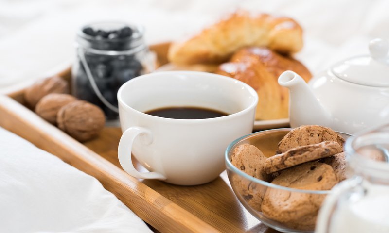 Обои орехи, кофе, чашка, завтрак, печенье, круассаны, nuts, coffee, cup, breakfast, cookies, croissants разрешение 6144x4080 Загрузить