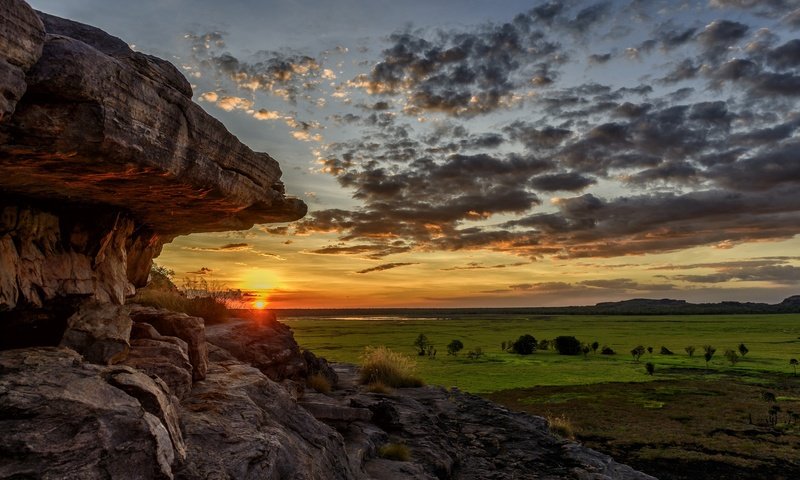 Обои небо, облака, скалы, закат, пейзаж, the sky, clouds, rocks, sunset, landscape разрешение 2048x1365 Загрузить