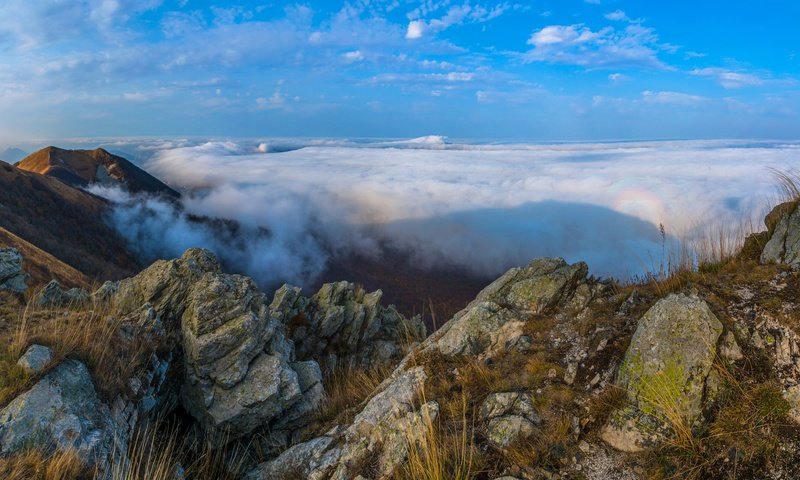 Обои облака, горы, природа, камни, пейзаж, кавказ, clouds, mountains, nature, stones, landscape, the caucasus разрешение 2048x1249 Загрузить