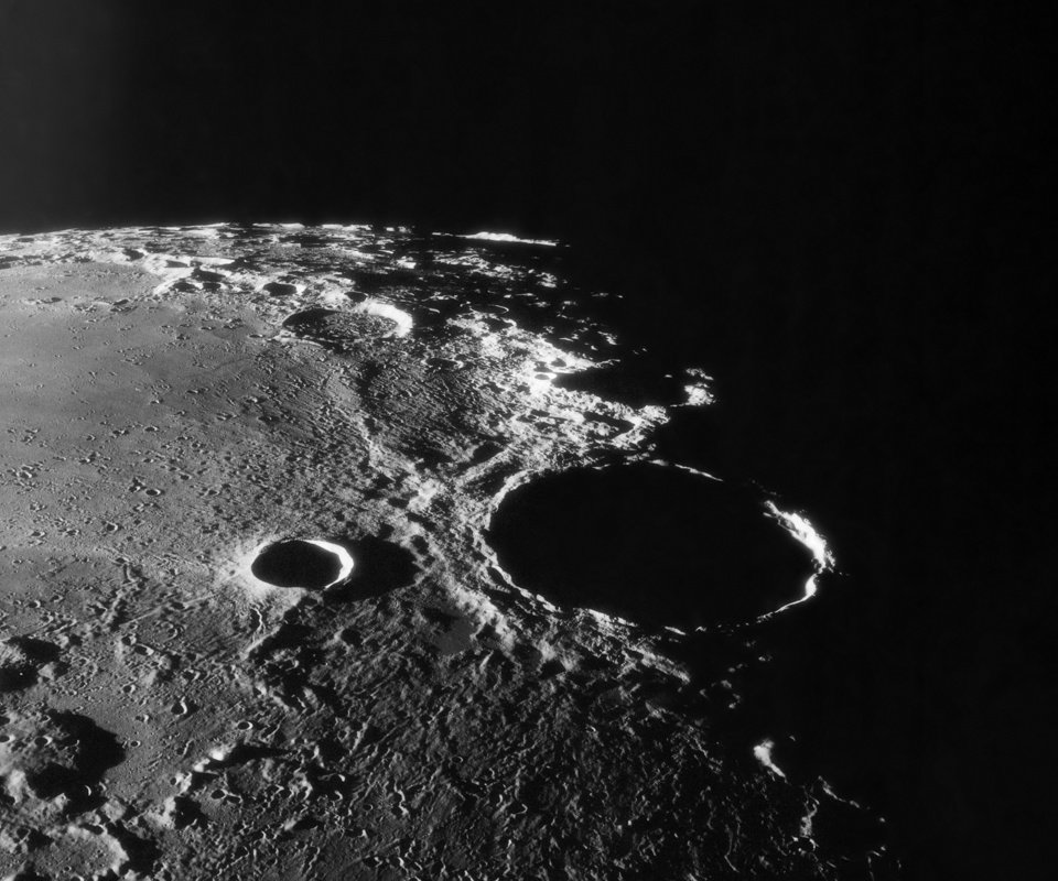 Обои луна, тень, кратер, the moon, shadow, crater разрешение 1920x1440 Загрузить