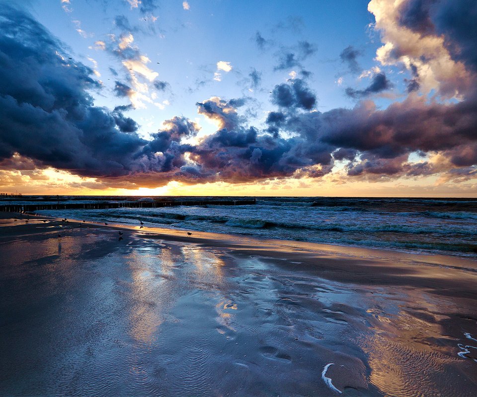 Обои облака, закат, море, пляж, причал, clouds, sunset, sea, beach, pier разрешение 1920x1200 Загрузить