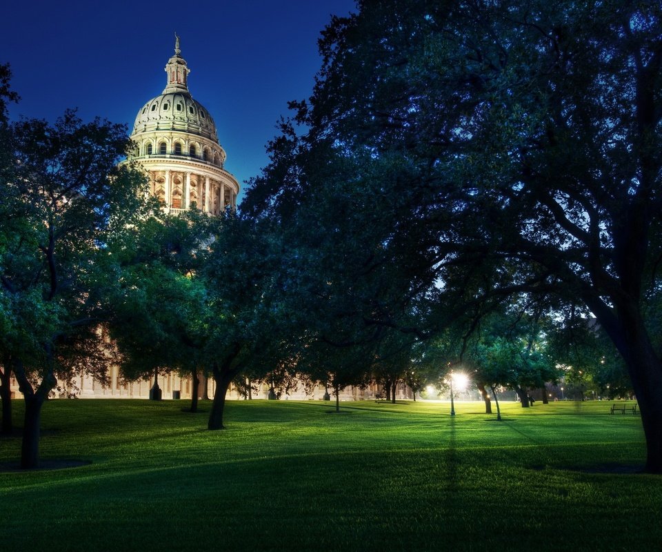 Обои деревья, вашингтон, здание, капитолий, остин, купол, texas state capitol, trees, washington, the building, capitol, austin, the dome разрешение 2560x1600 Загрузить