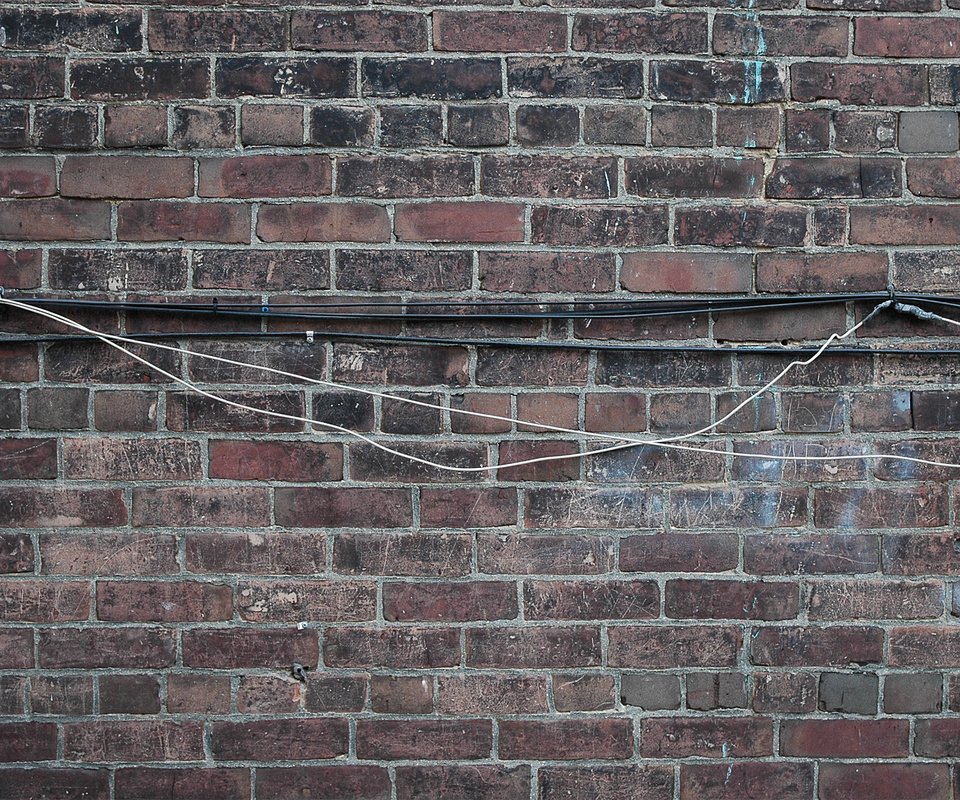 Обои текстура, стена, кирпич, кабель, texture, wall, brick, cable разрешение 1920x1200 Загрузить