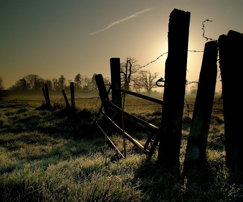 Обои пейзаж, забор, landscape, the fence разрешение 1920x1440 Загрузить