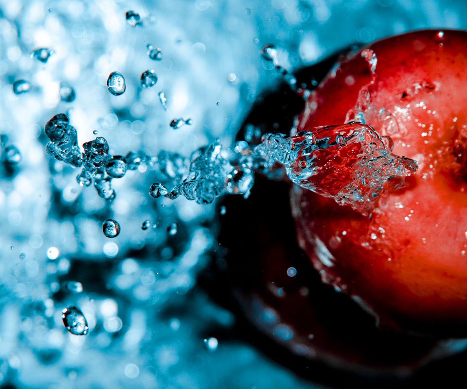 Обои капли, воды, движение, яблоко, drops, water, movement, apple разрешение 1920x1200 Загрузить